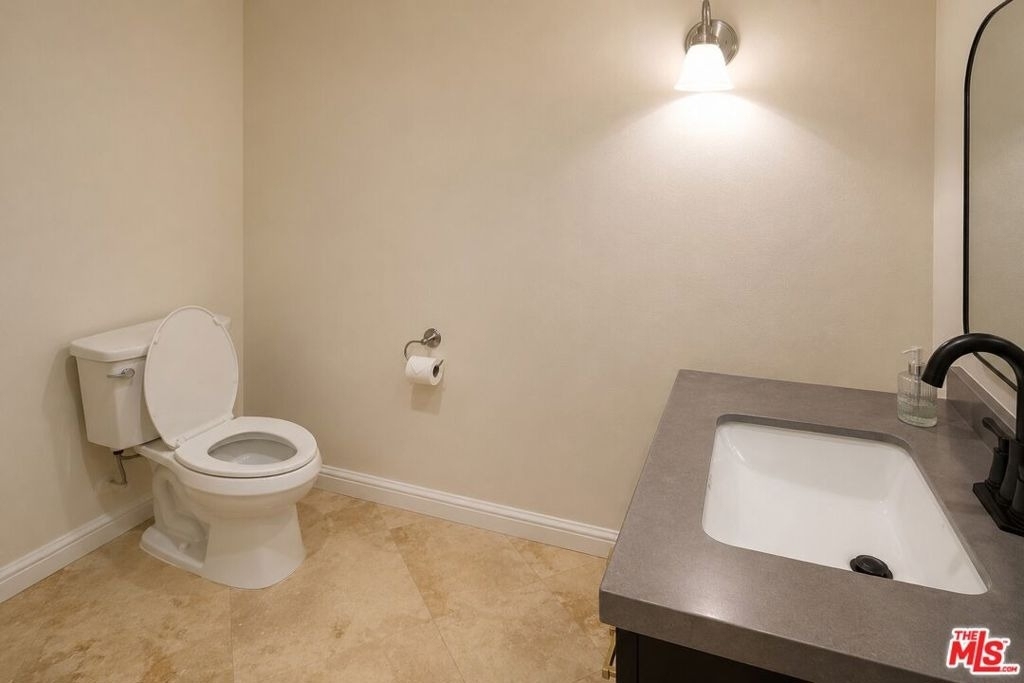 23018 Bigler Street - Photo 8