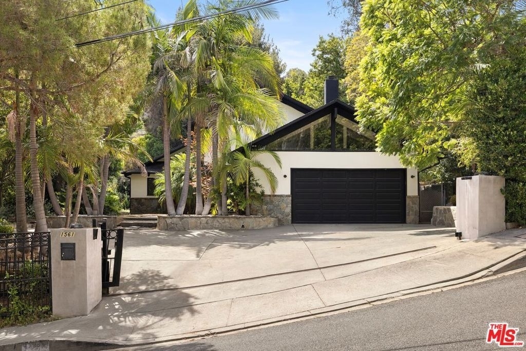 1561 Clear View Drive - Photo 1