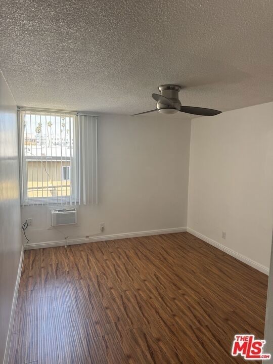425 S Kenmore Avenue - Photo 4
