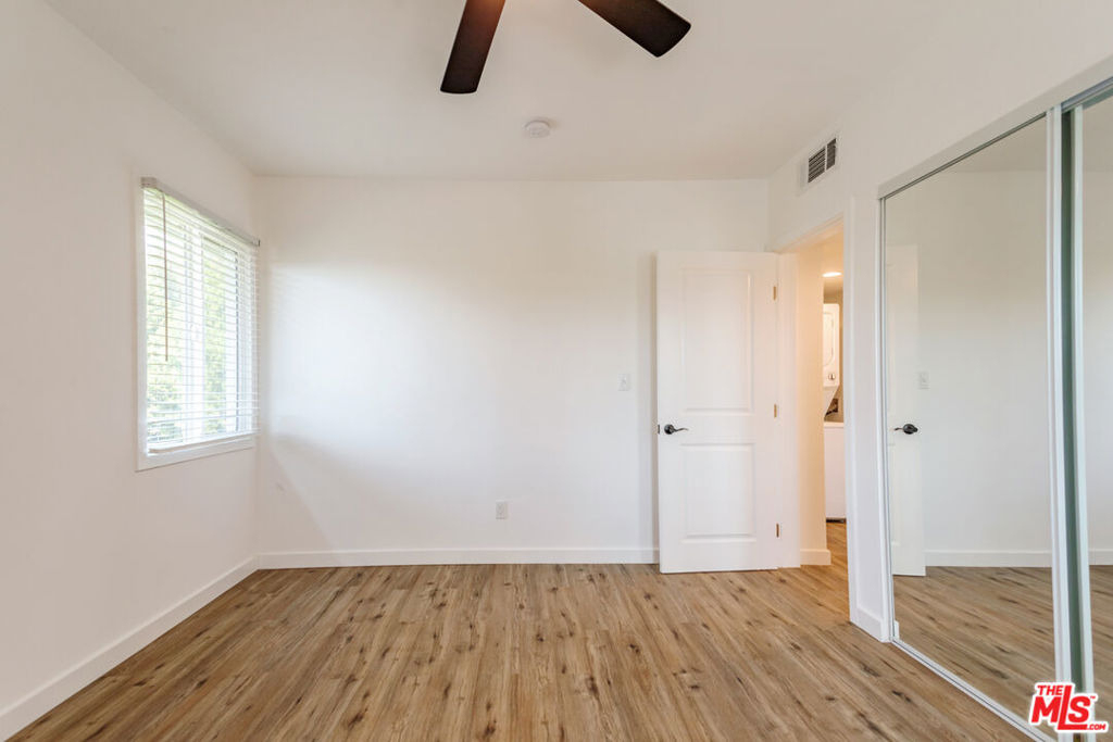 1812 W Glenoaks Boulevard - Photo 16