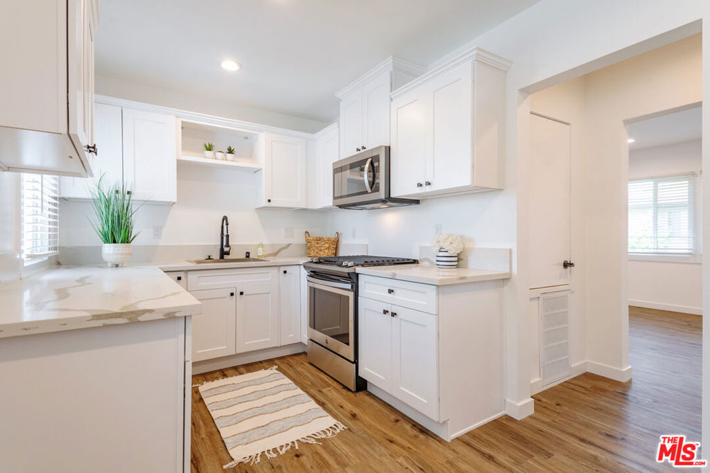 1812 W Glenoaks Boulevard - Photo 5