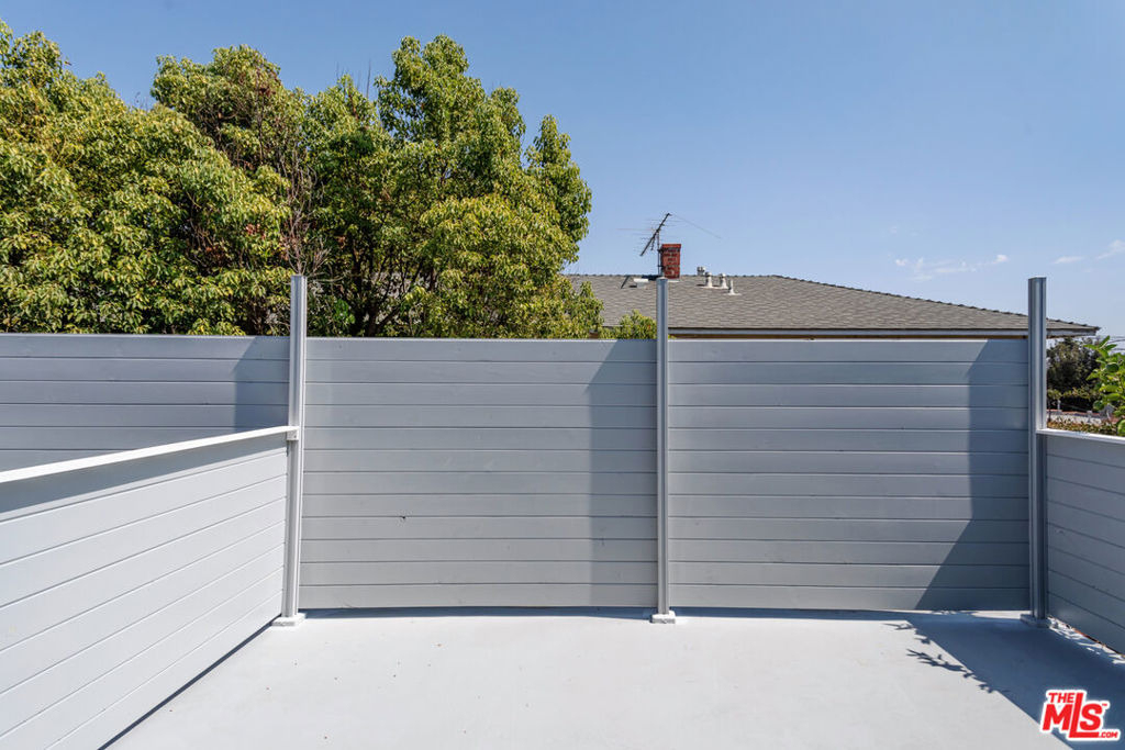 1812 W Glenoaks Boulevard - Photo 13