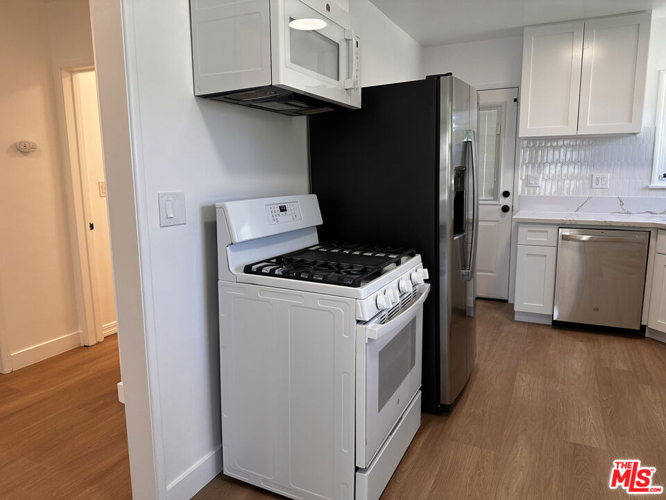1160 N Fries Avenue - Photo 33