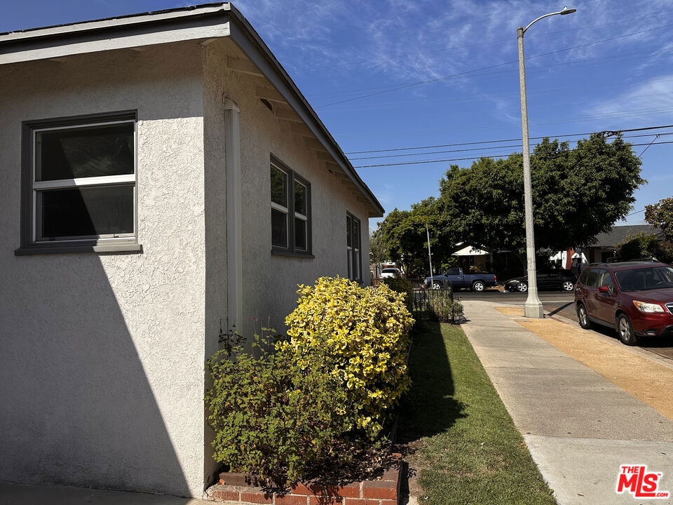 1160 N Fries Avenue - Photo 19