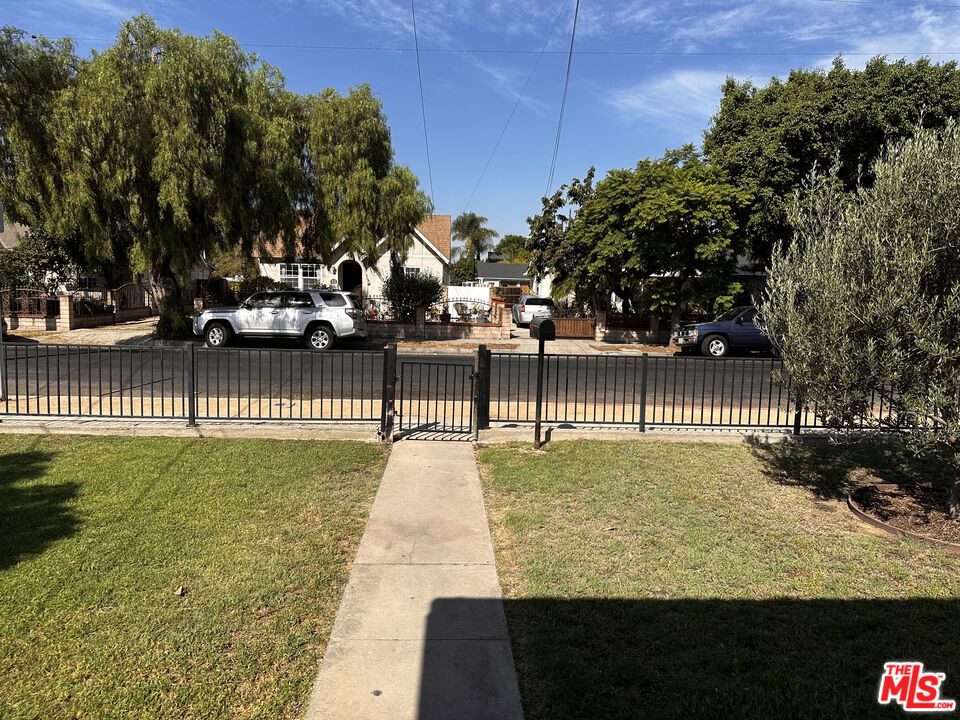 1160 N Fries Avenue - Photo 10