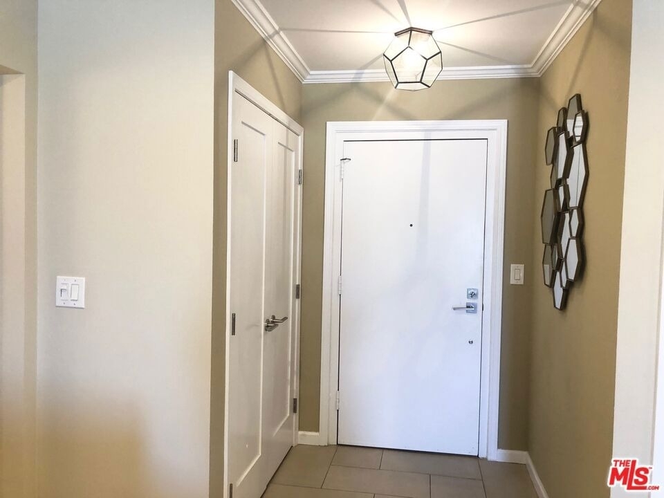 1250 N Kings Road - Photo 13