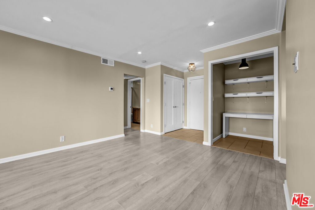 1250 N Kings Road - Photo 7