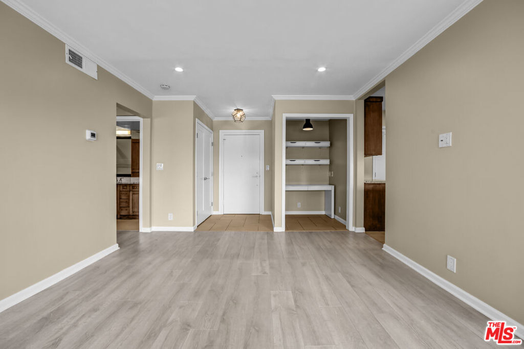 1250 N Kings Road - Photo 6
