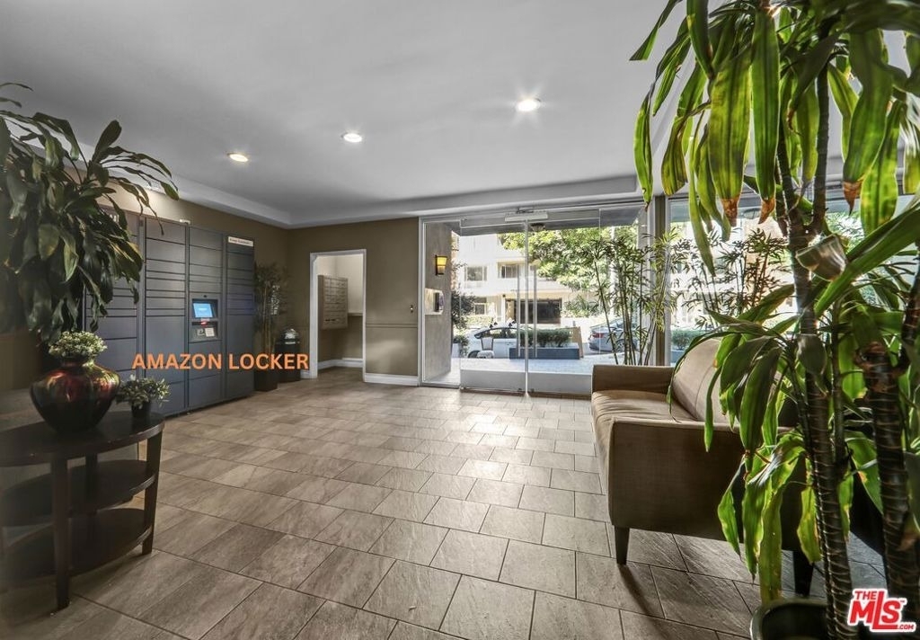 1250 N Kings Road - Photo 19