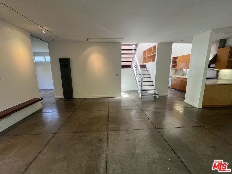344 Indiana Avenue - Photo 6