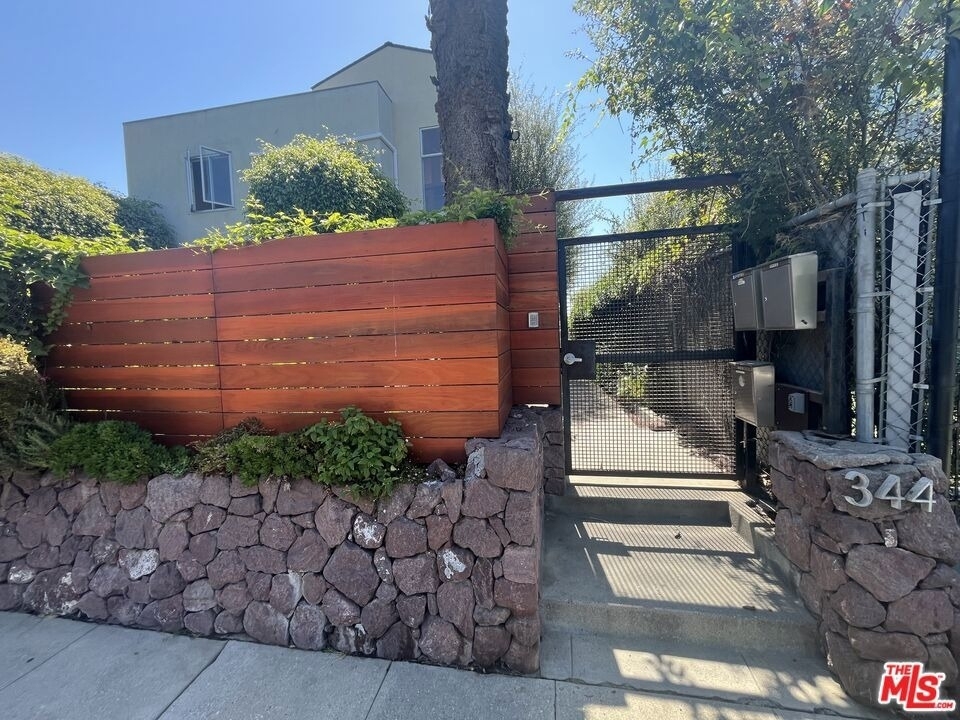 344 Indiana Avenue - Photo 0