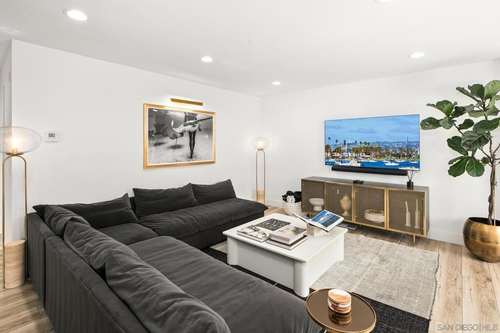 364 Pacific Ave - Photo 4