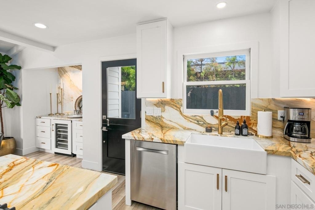 364 Pacific Ave - Photo 10