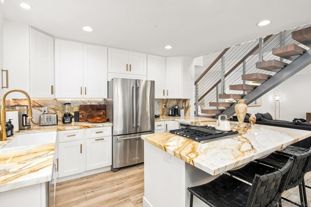 364 Pacific Ave - Photo 8
