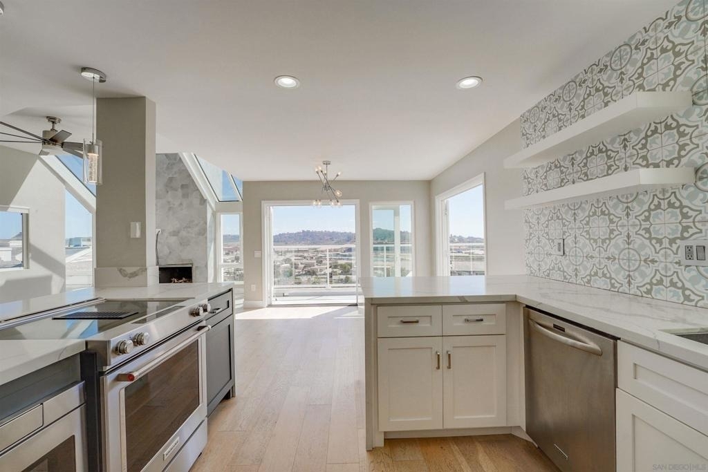 311 Shoemaker - Photo 3