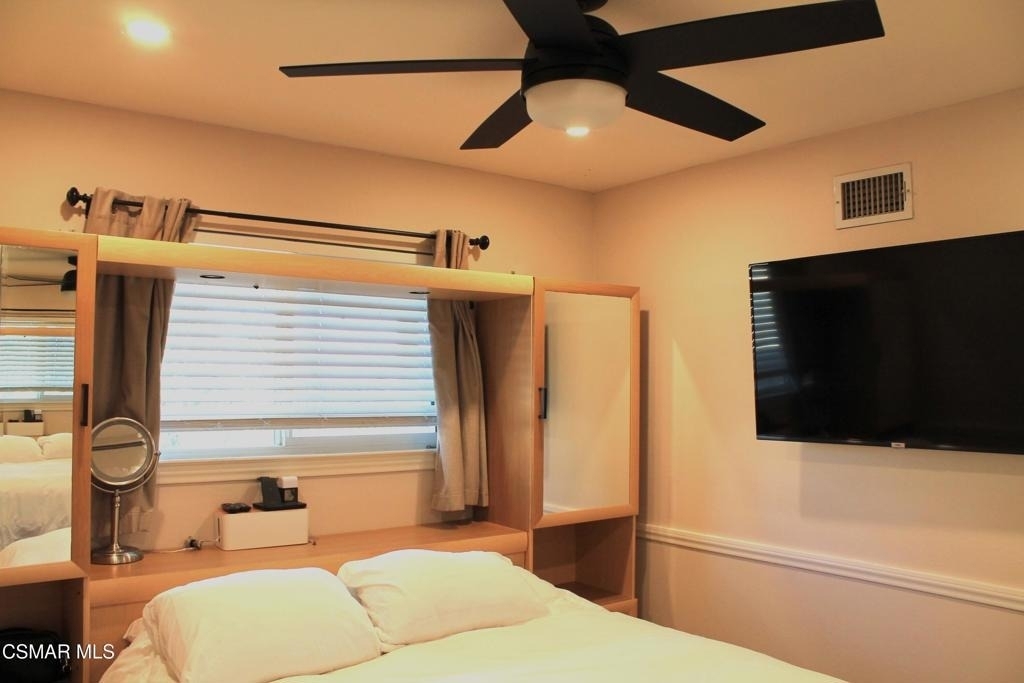 2084 Latham Street - Photo 9