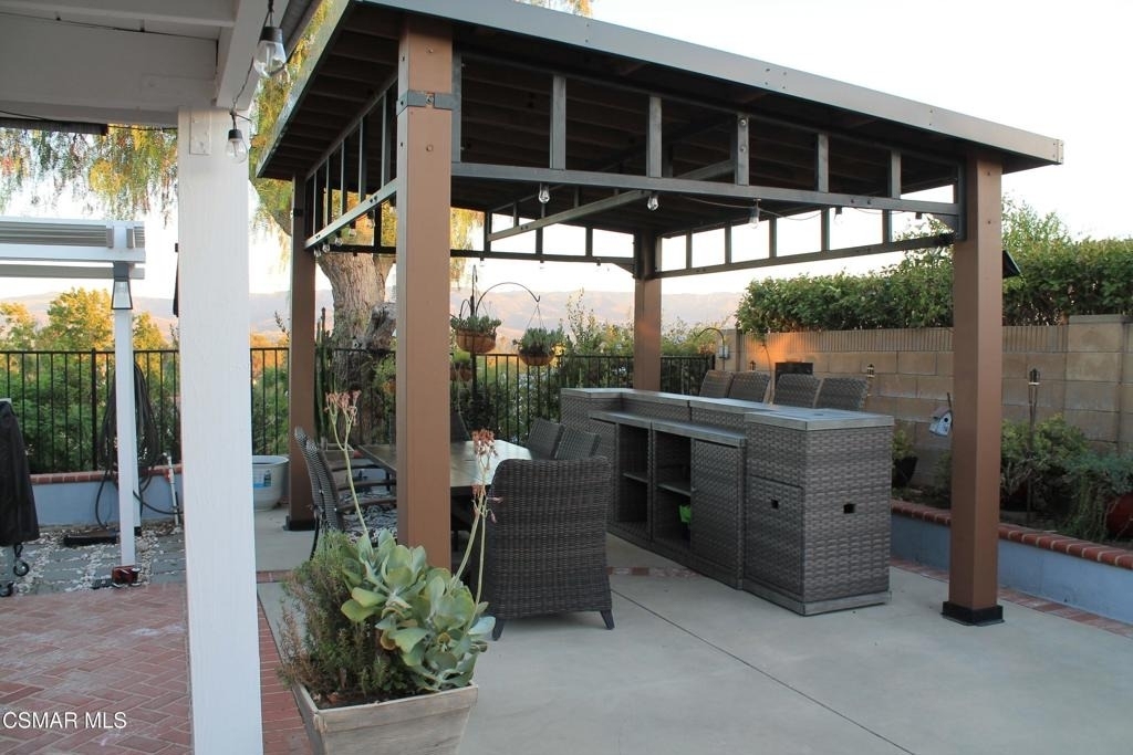 2084 Latham Street - Photo 14