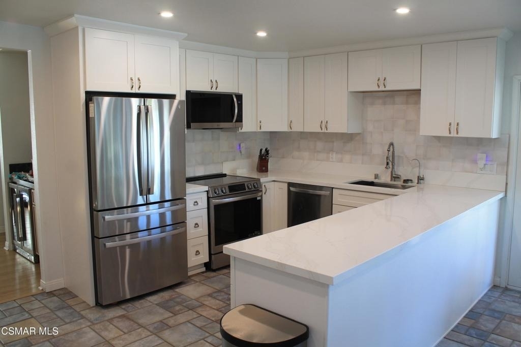 2084 Latham Street - Photo 2
