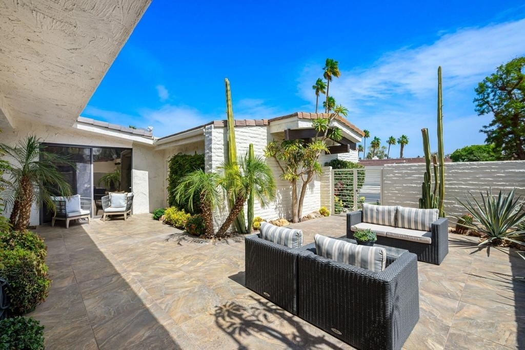 44837 Oro Grande Circle - Photo 2