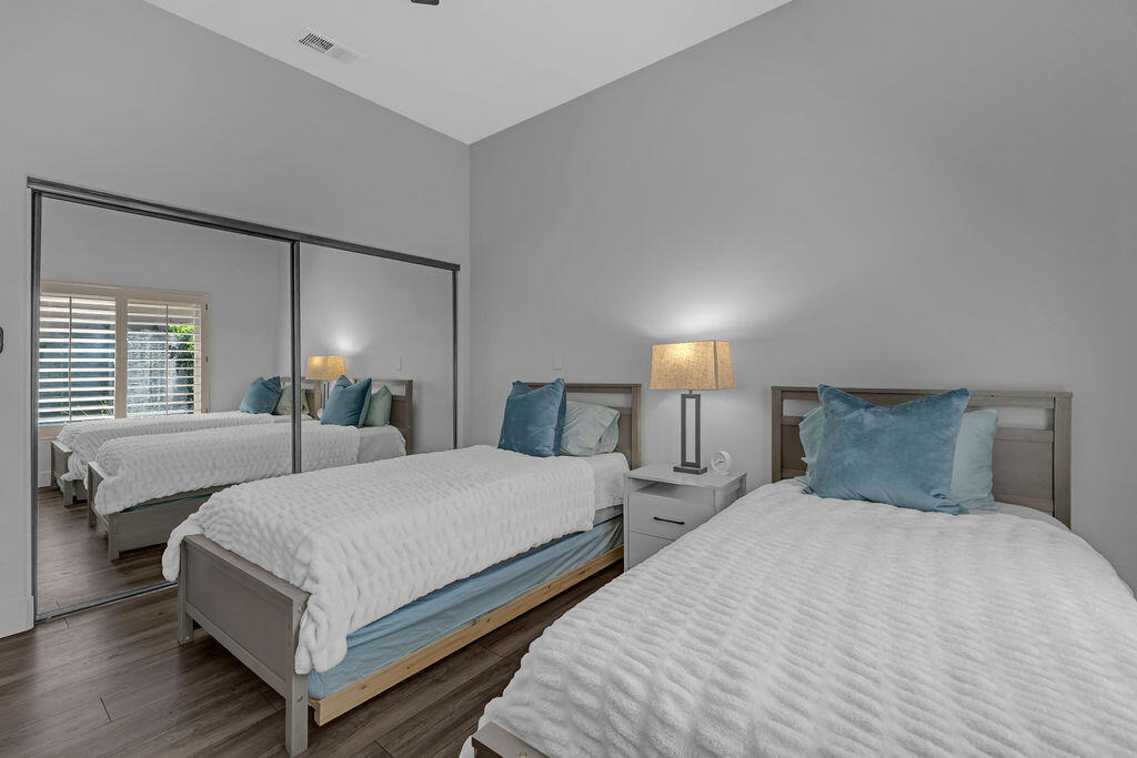 93 Kavenish Drive - Photo 39