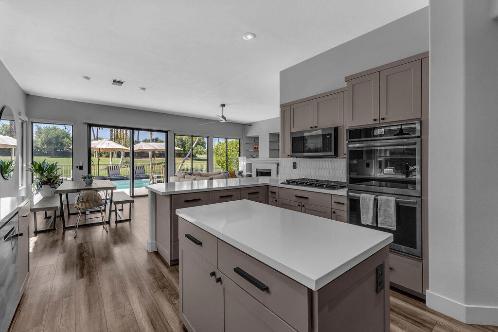 93 Kavenish Drive - Photo 2