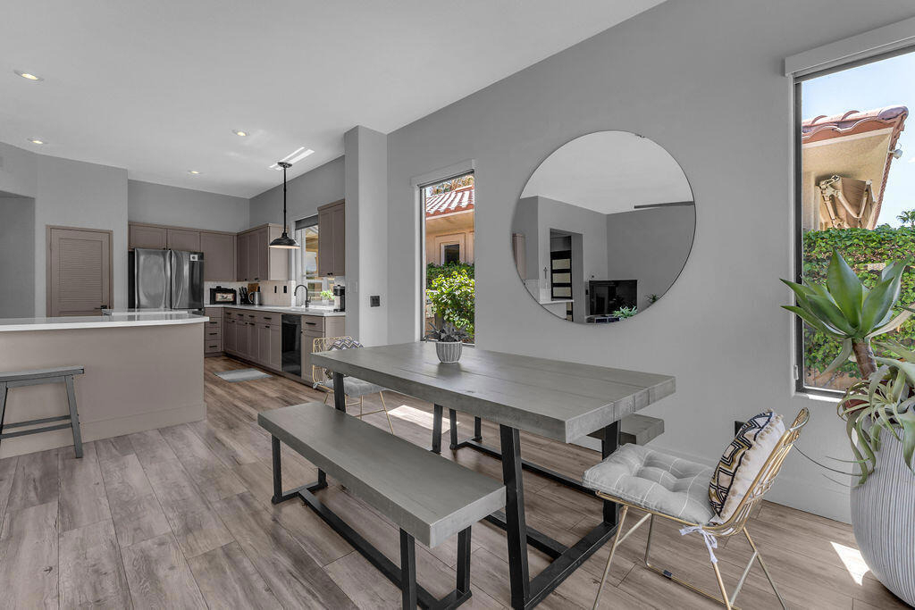 93 Kavenish Drive - Photo 14