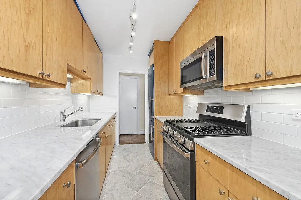  East 79th Street - Photo 0