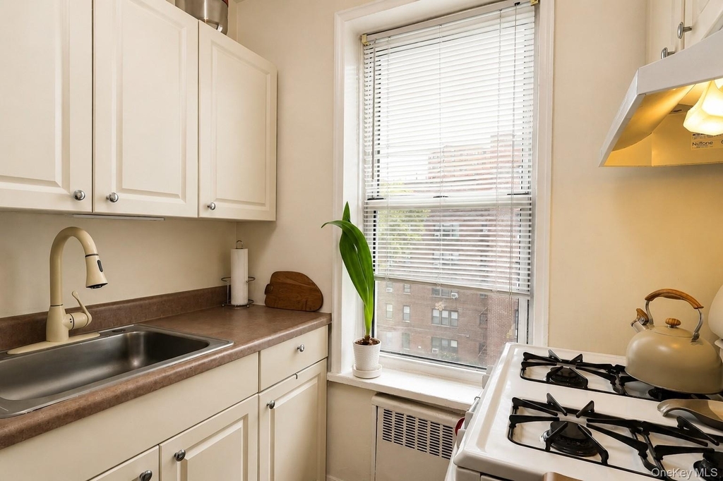 99-15 66 Avenue - Photo 16