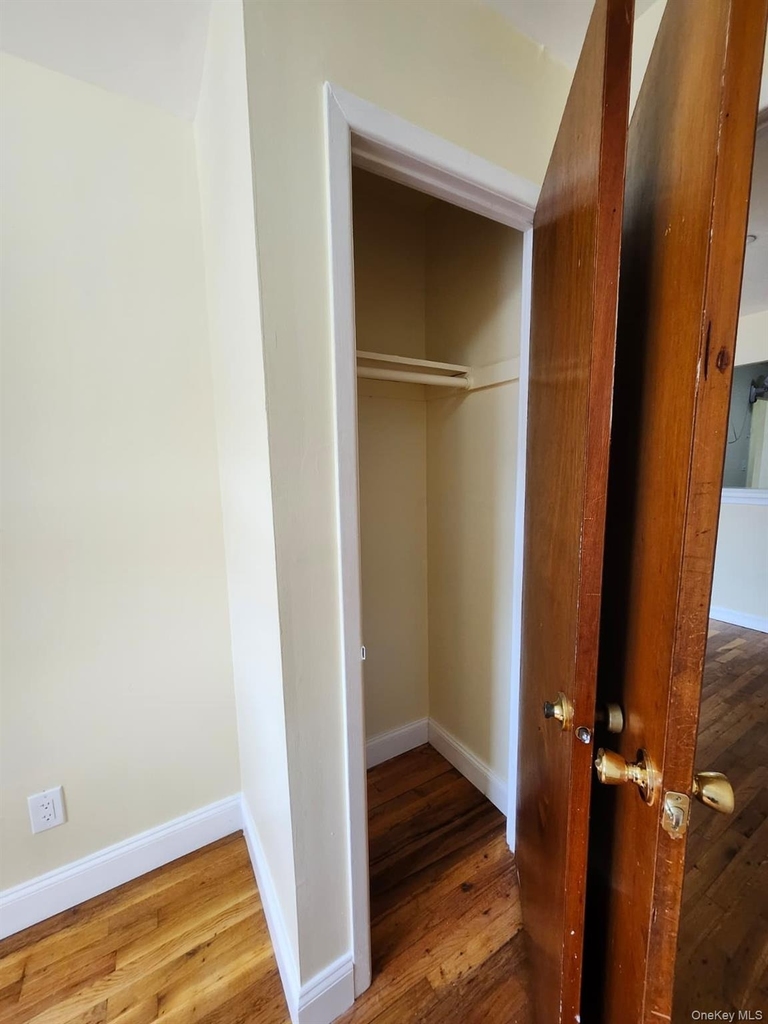 165-19 Chapin Pkwy - Photo 1