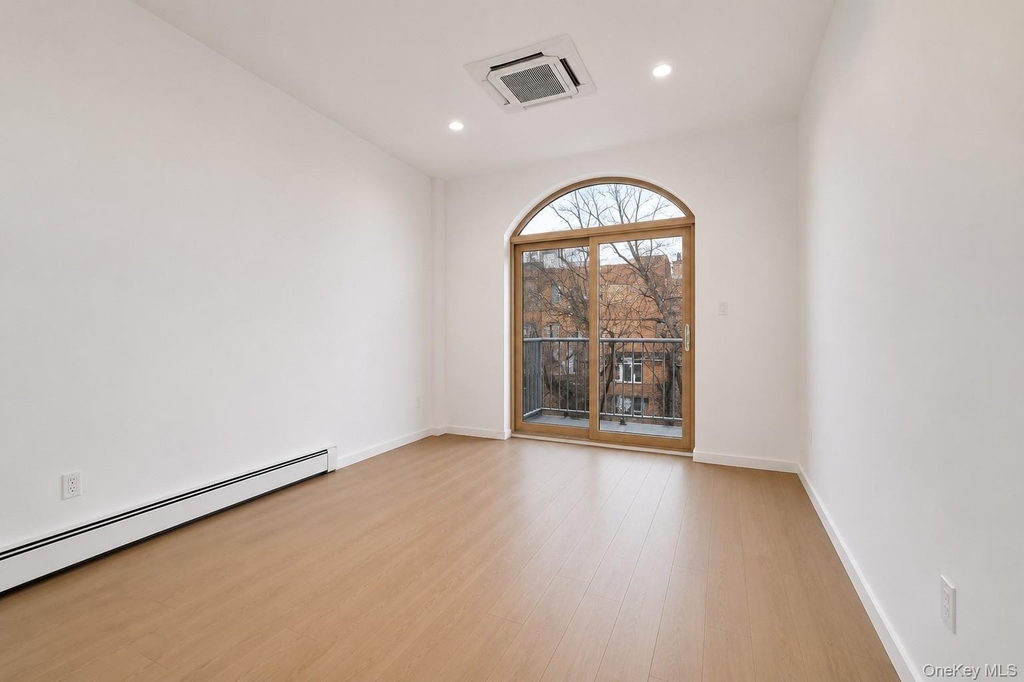 39-55 57 Street - Photo 3