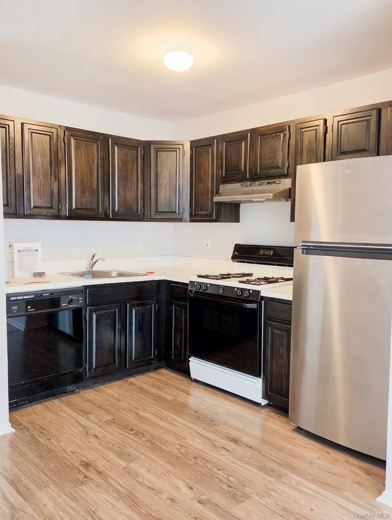41 Maple Wing Boulevard - Photo 6