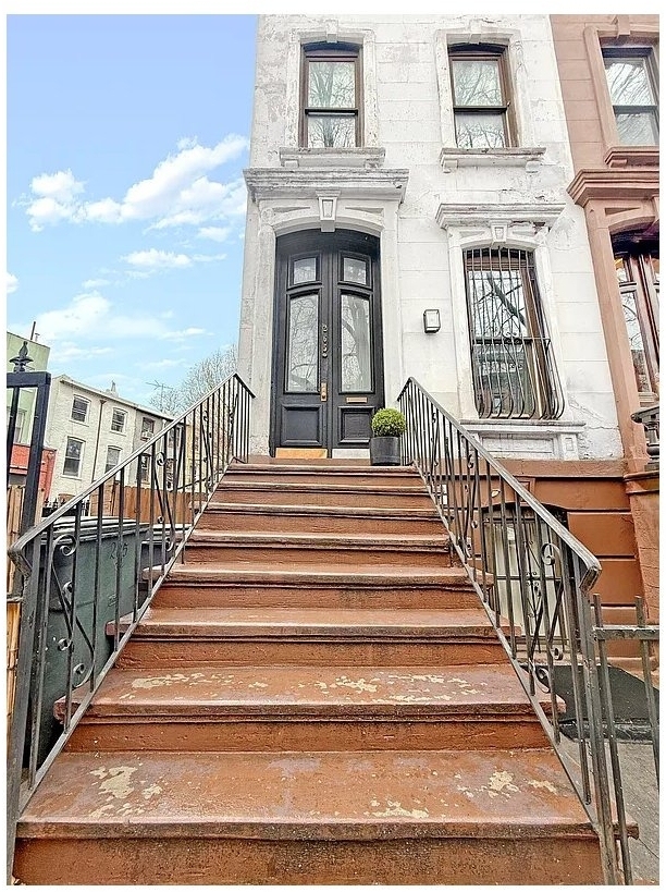 265 St James Place - Photo 17