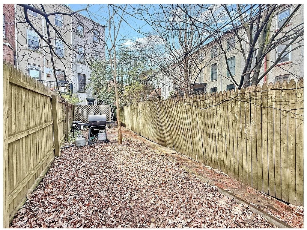 265 St James Place - Photo 12