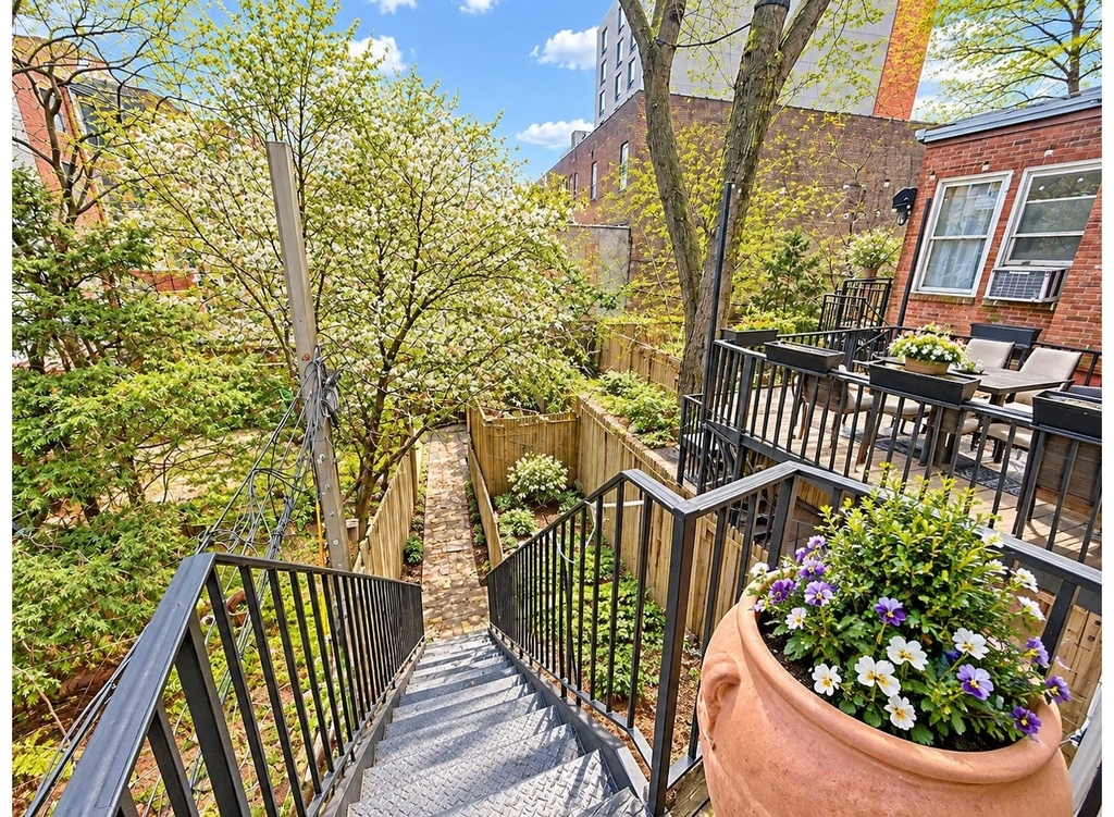 265 St James Place - Photo 7