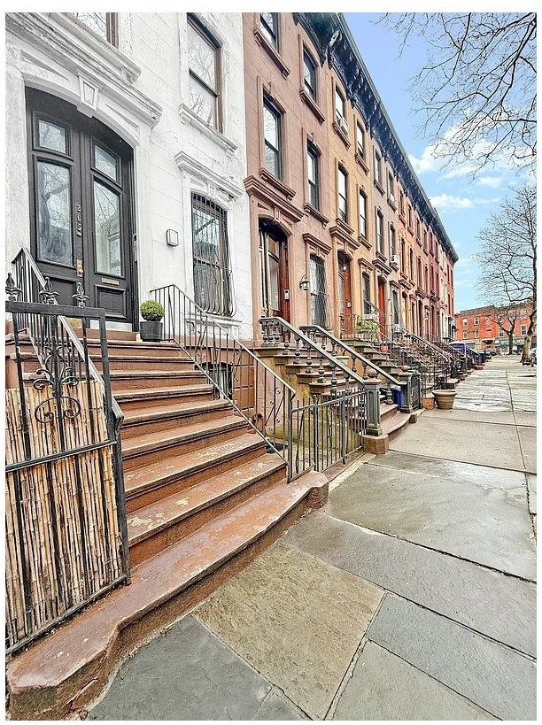 265 St James Place - Photo 16