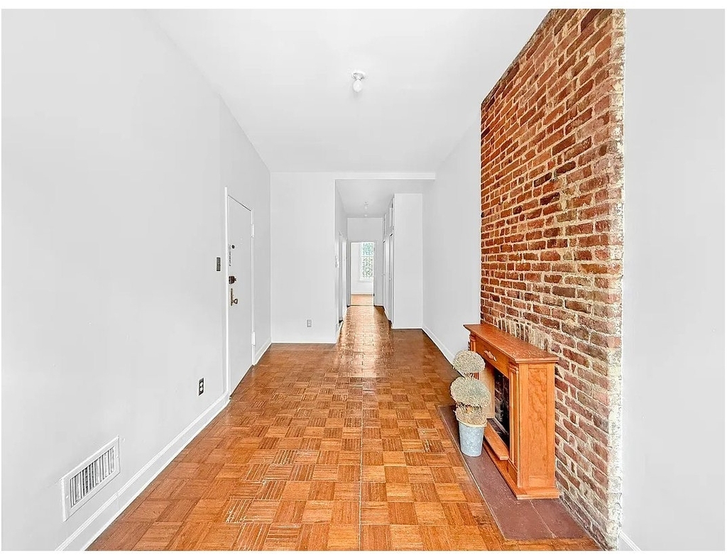 265 St James Place - Photo 1