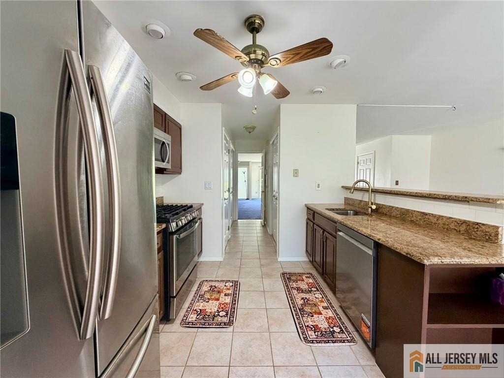 412 Plymouth Road - Photo 10
