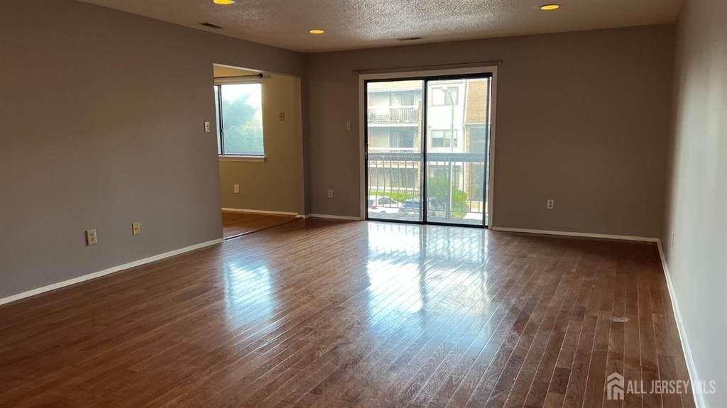 412 Edison Glen Terrace - Photo 3