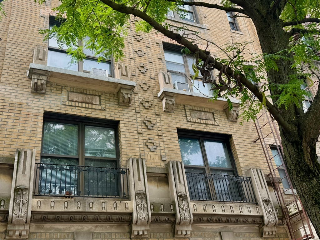 568 Pacific Street - Photo 0