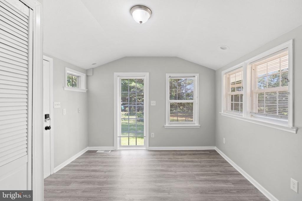 8405 Shirley Road - Photo 14