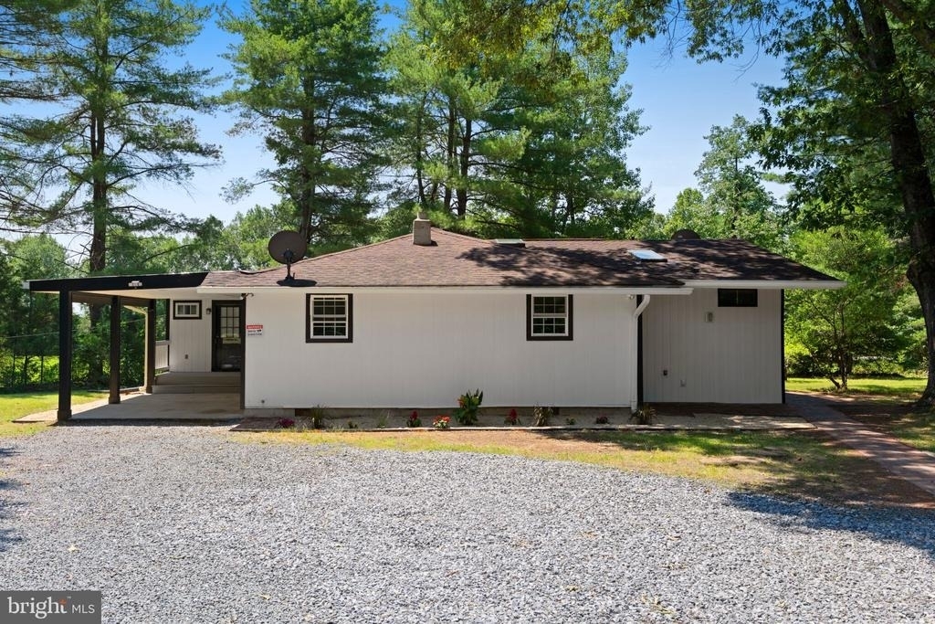 8405 Shirley Road - Photo 2