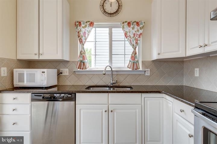 6805 Hollow Glen Court - Photo 6