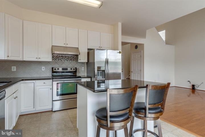 6805 Hollow Glen Court - Photo 4