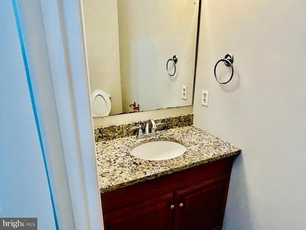 4704 S Park Court - Photo 11