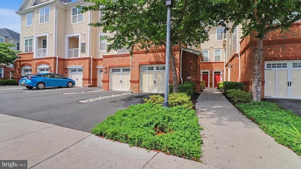 43031 Foxtrail Woods Terrace - Photo 2