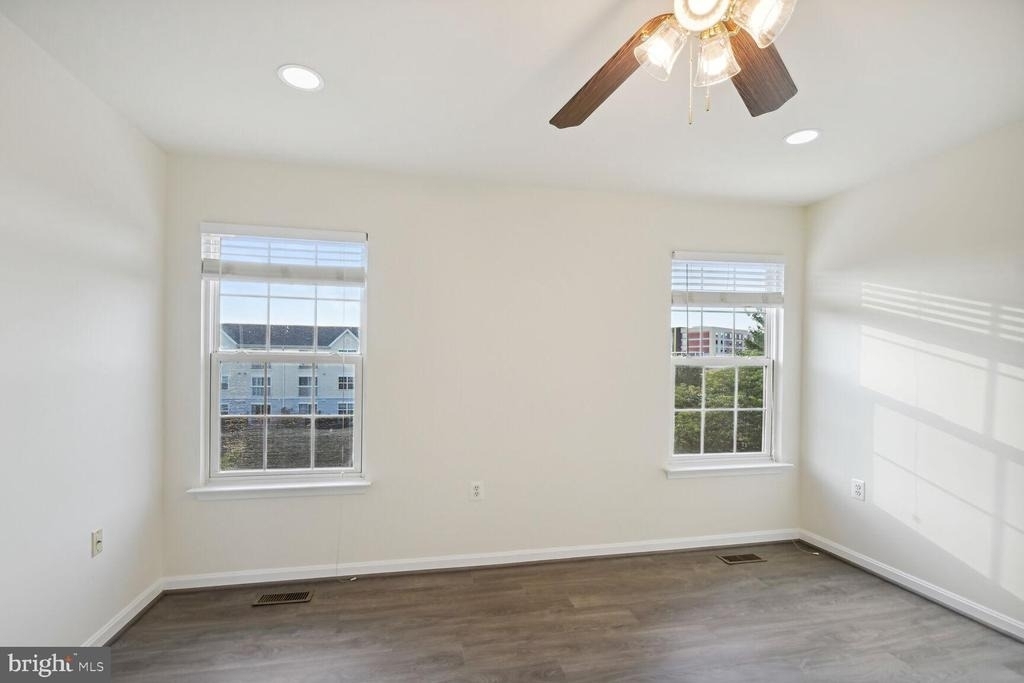 211 Golden Larch Terrace Ne - Photo 12