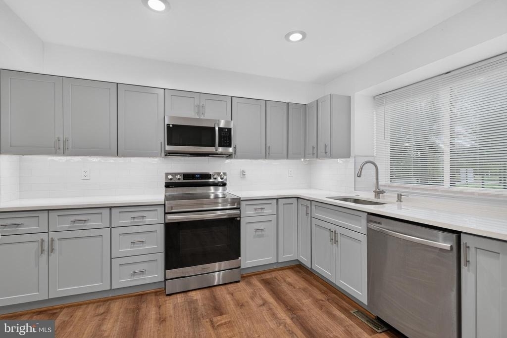 2952 Jermantown Road - Photo 4