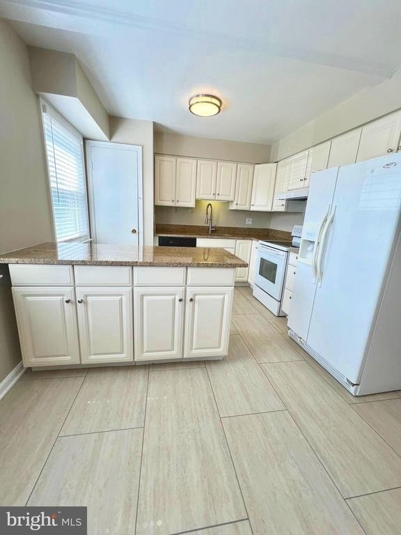 8124 Larkin Lane - Photo 10