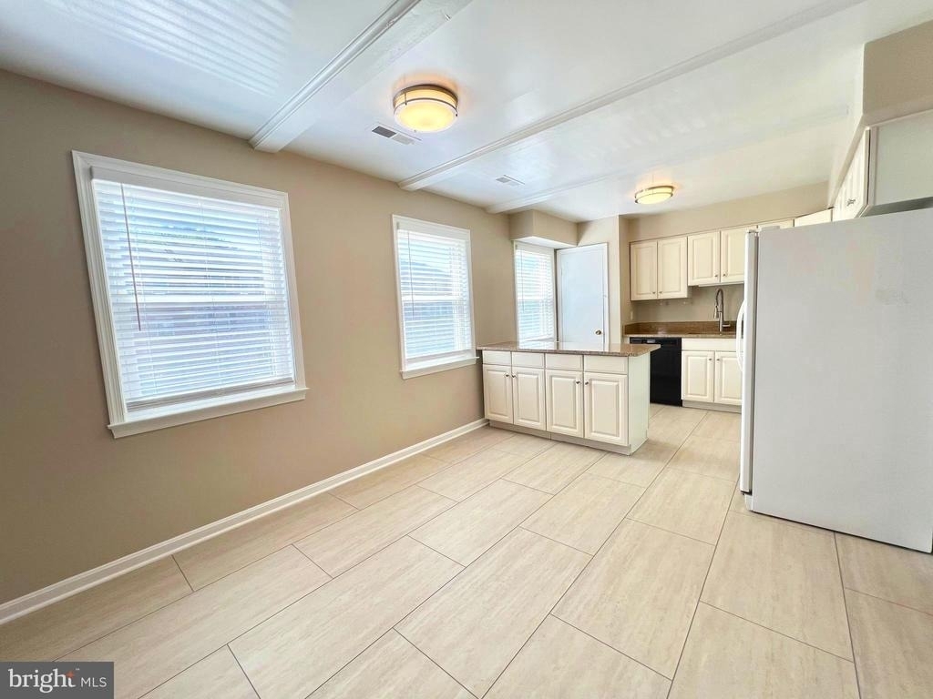 8124 Larkin Lane - Photo 9