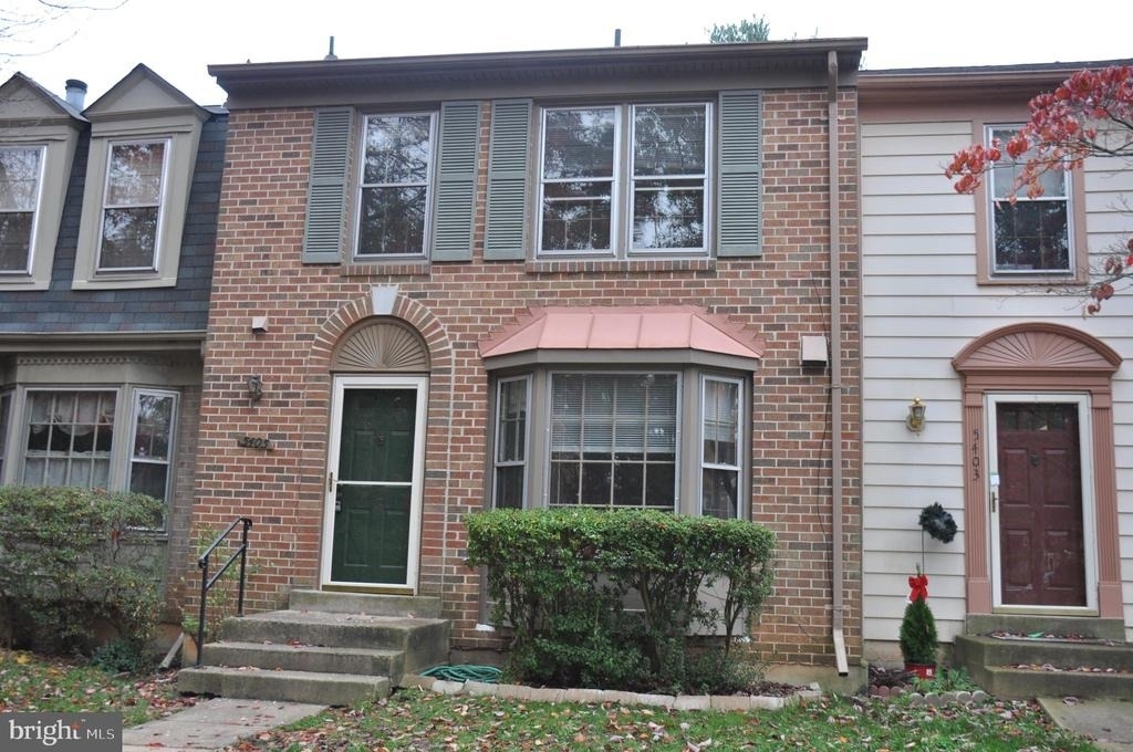 5405 New London Park Drive - Photo 0